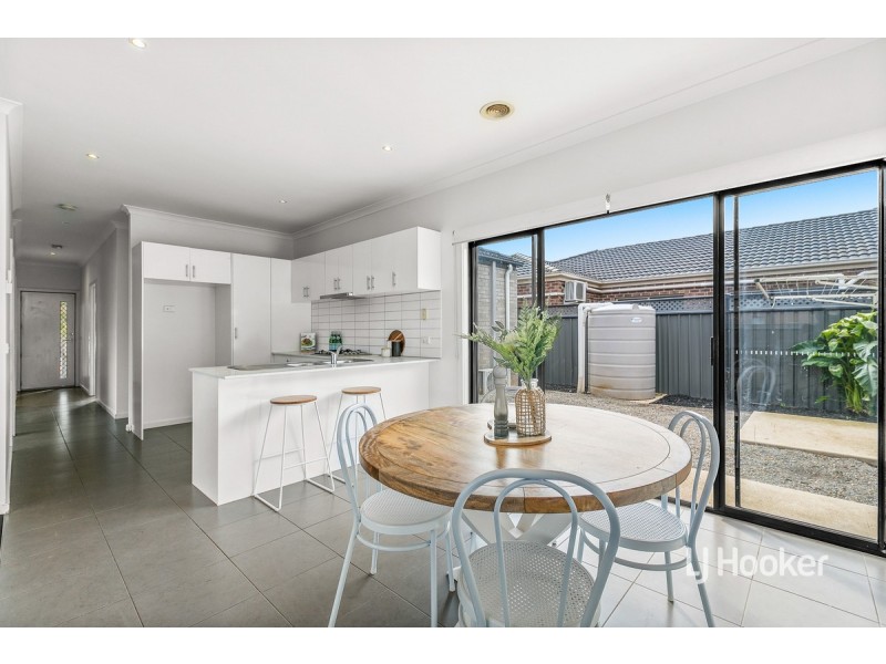 1/33 Whitlam Green, Point Cook VIC 3030
