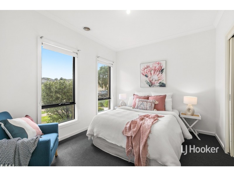 1/33 Whitlam Green, Point Cook VIC 3030