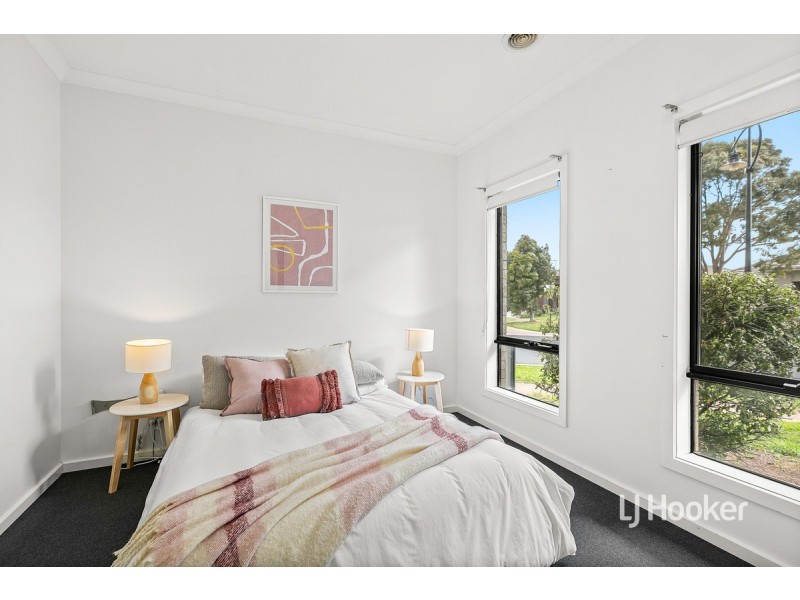 1/33 Whitlam Green, Point Cook VIC 3030