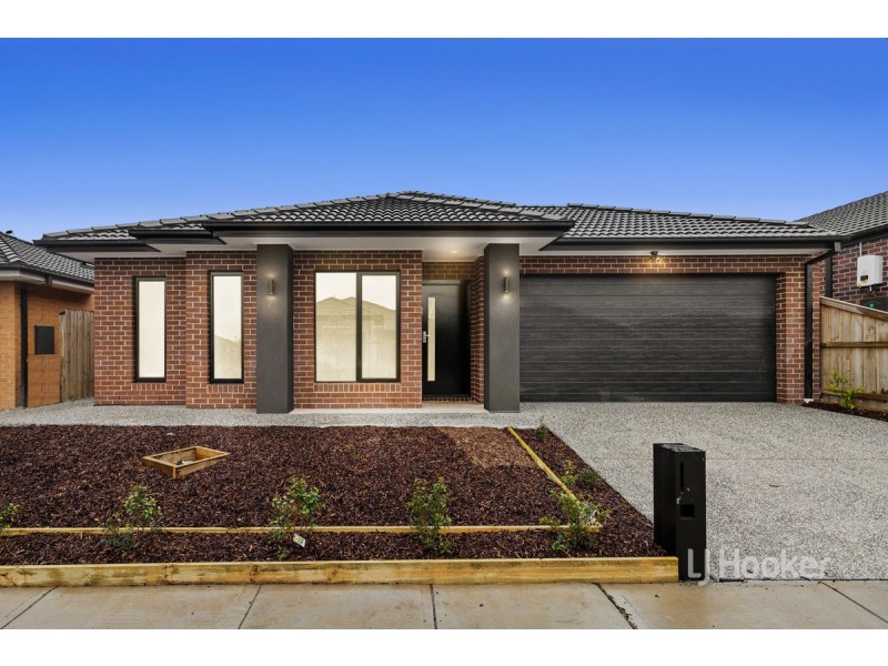 8 Trijena Aveune, Mickleham VIC 3064