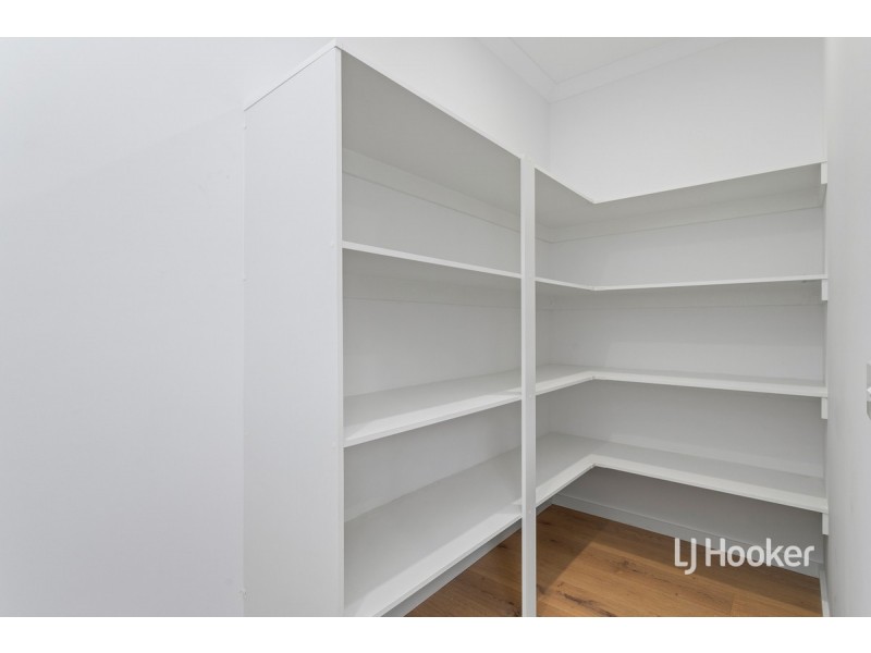 8 Trijena Aveune, Mickleham VIC 3064