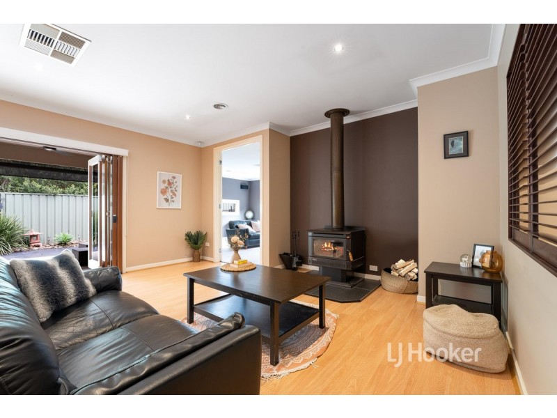 13 Vaughan Chase, Wyndham Vale VIC 3024