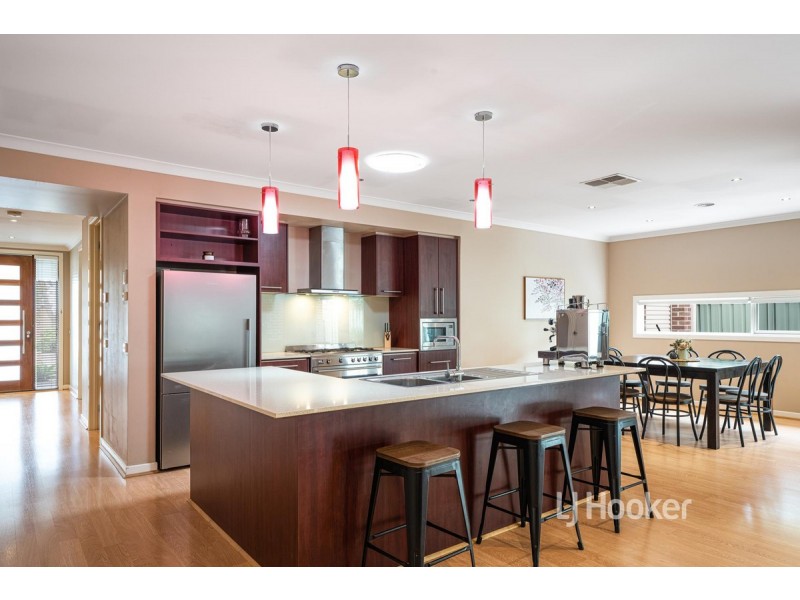 13 Vaughan Chase, Wyndham Vale VIC 3024