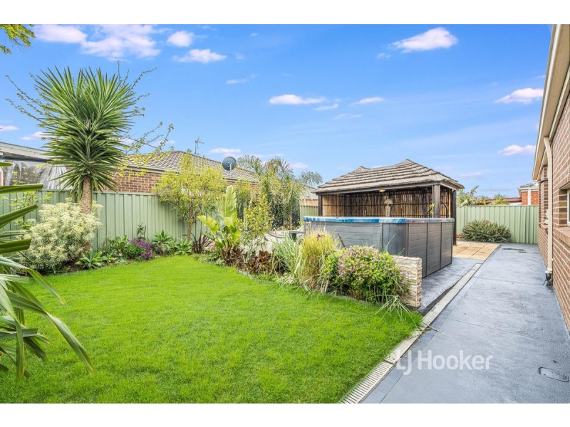 13 Vaughan Chase, Wyndham Vale VIC 3024