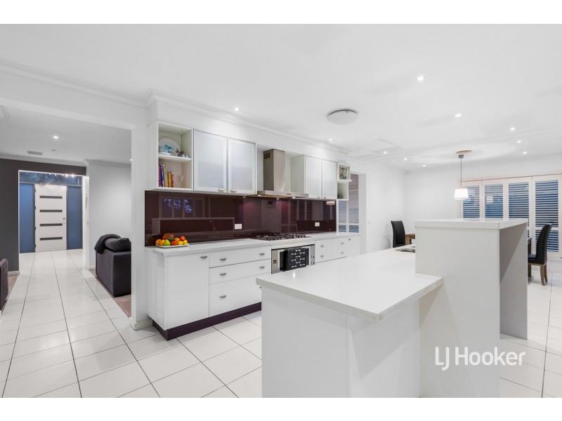 16 Lincolnheath Boulevard, Point Cook VIC 3030