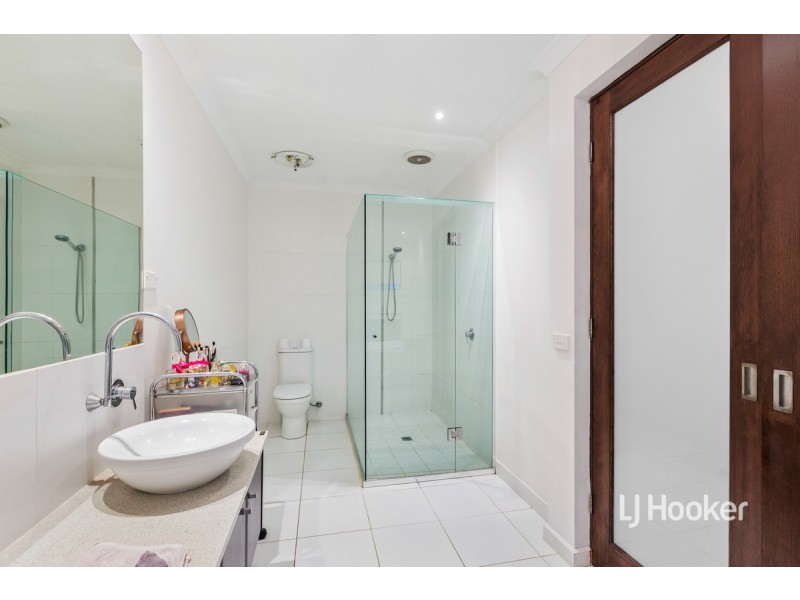 16 Lincolnheath Boulevard, Point Cook VIC 3030