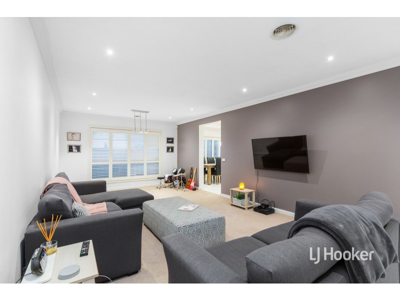 16 Lincolnheath Boulevard, Point Cook VIC 3030