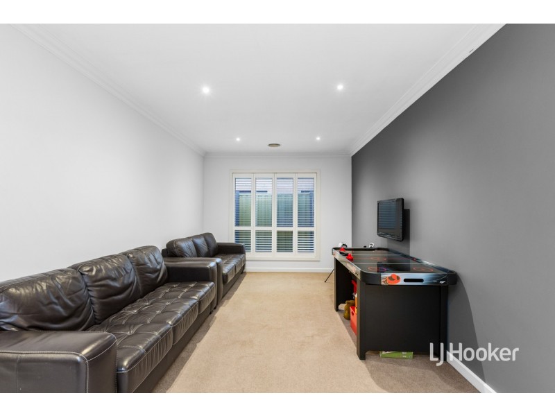 16 Lincolnheath Boulevard, Point Cook VIC 3030