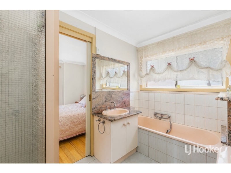 2/107 Seabrook Boulevard, Seabrook VIC 3028