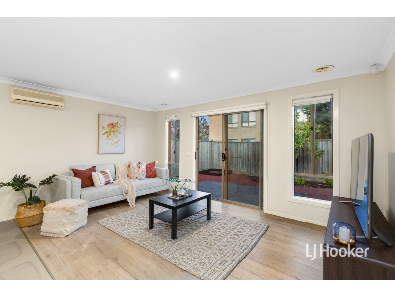 10 Peppers Avenue, Point Cook VIC 3030