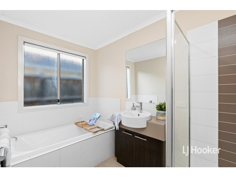 10 Peppers Avenue, Point Cook VIC 3030