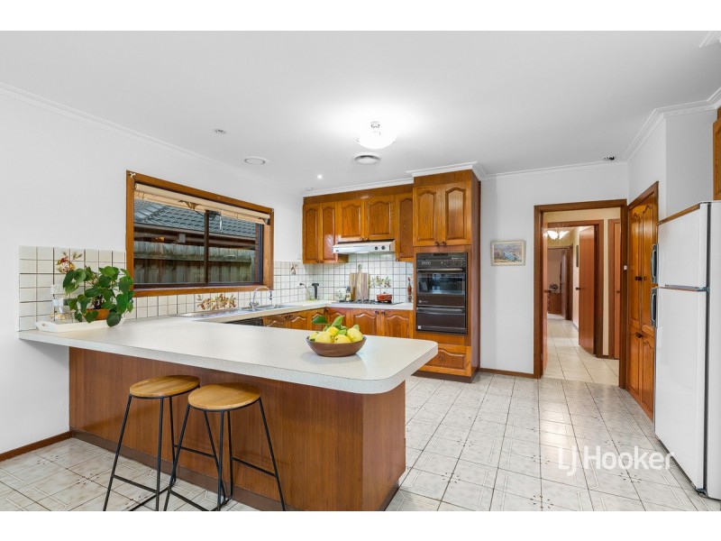 10 Hoddle Way, Altona Meadows VIC 3028