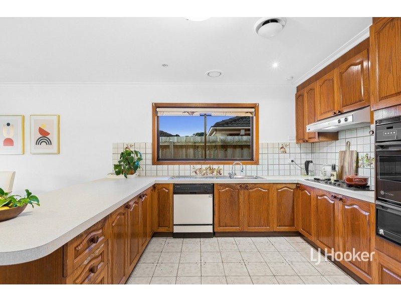 10 Hoddle Way, Altona Meadows VIC 3028
