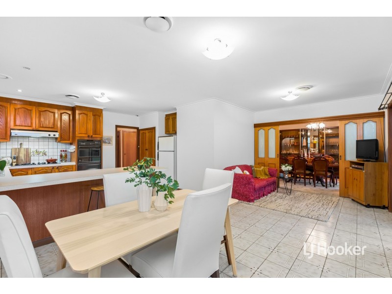 10 Hoddle Way, Altona Meadows VIC 3028