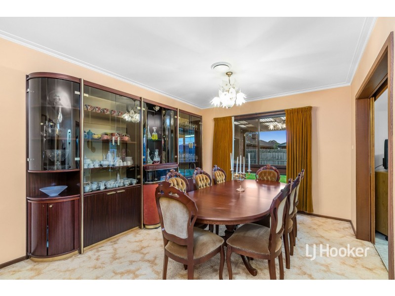 10 Hoddle Way, Altona Meadows VIC 3028