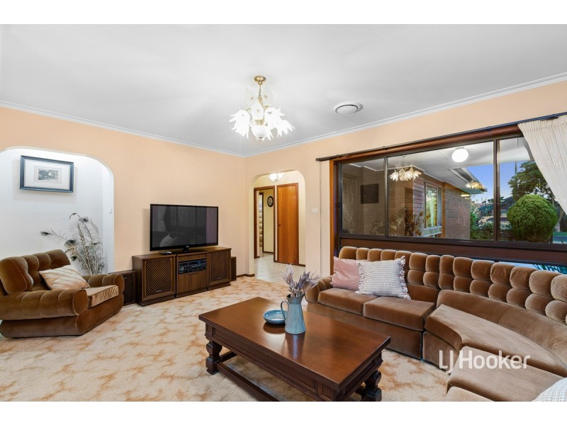 10 Hoddle Way, Altona Meadows VIC 3028