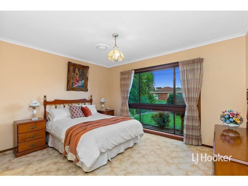 10 Hoddle Way, Altona Meadows VIC 3028