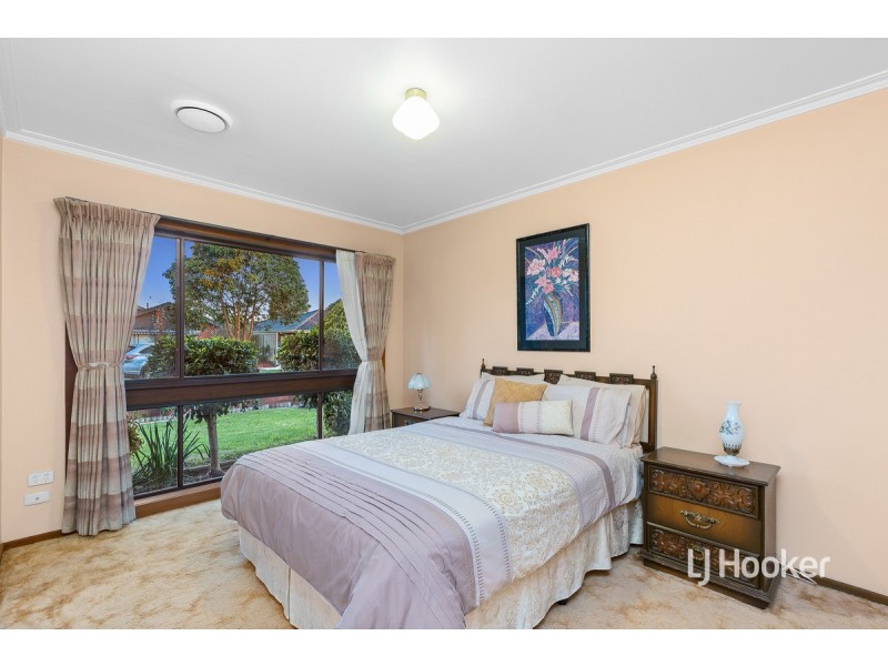 10 Hoddle Way, Altona Meadows VIC 3028