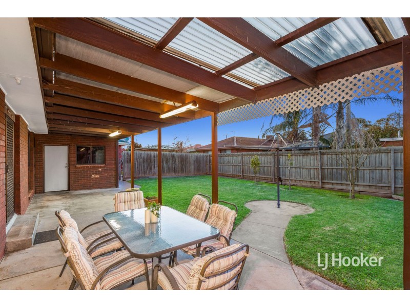 10 Hoddle Way, Altona Meadows VIC 3028