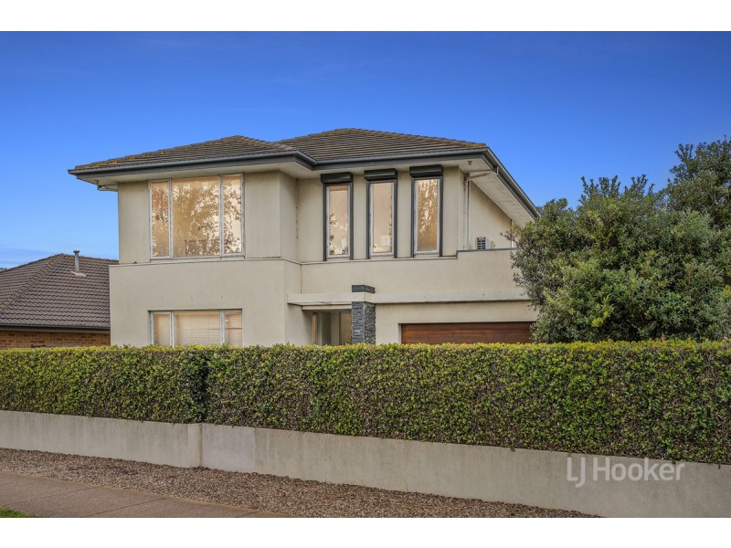 14 Signature Boulevard, Sanctuary Lakes VIC 3030