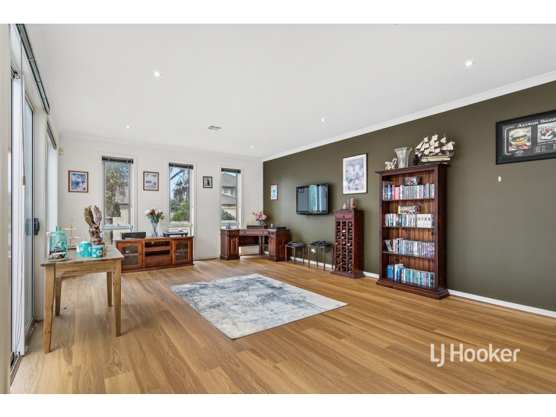 14 Signature Boulevard, Sanctuary Lakes VIC 3030