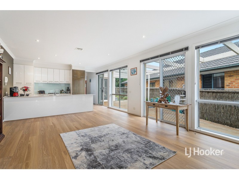 14 Signature Boulevard, Sanctuary Lakes VIC 3030