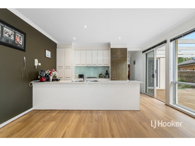 14 Signature Boulevard, Sanctuary Lakes VIC 3030