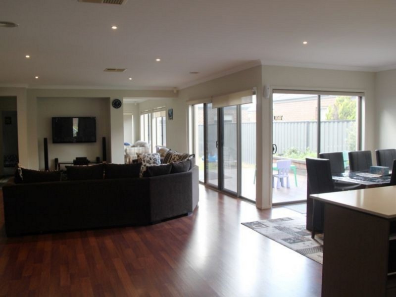 74 Juniper Avenue, Point Cook VIC 3030