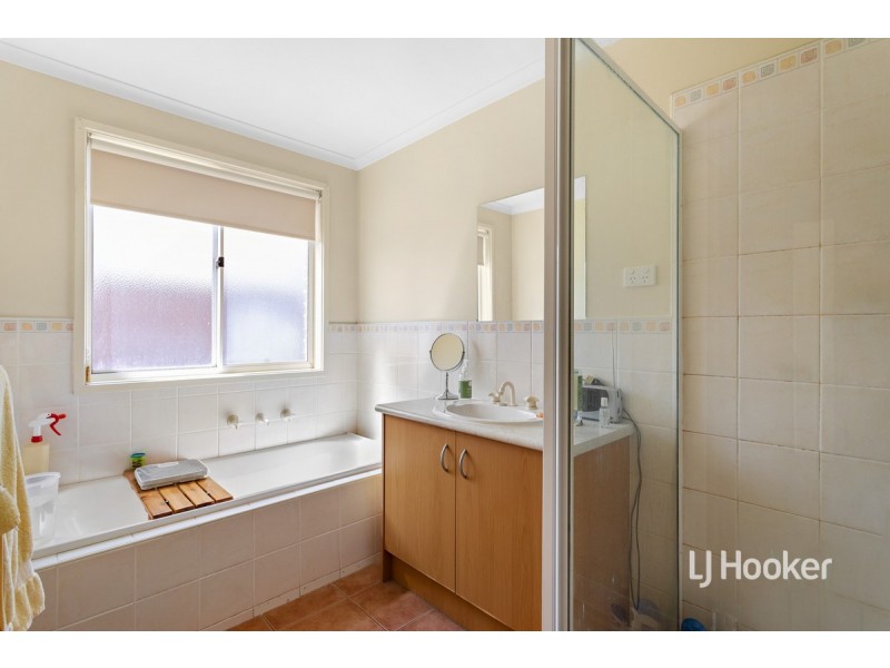 1/63 & 2/63 Macedon Street, Hoppers Crossing VIC 3029