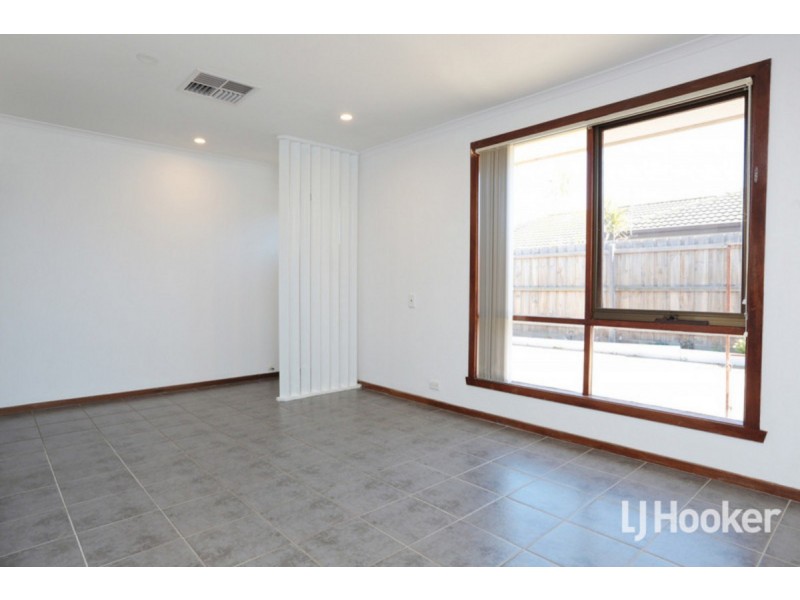 15 Hawkesbury Road, Werribee VIC 3030