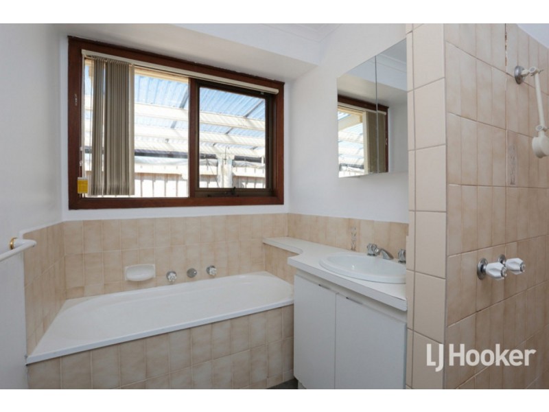 15 Hawkesbury Road, Werribee VIC 3030