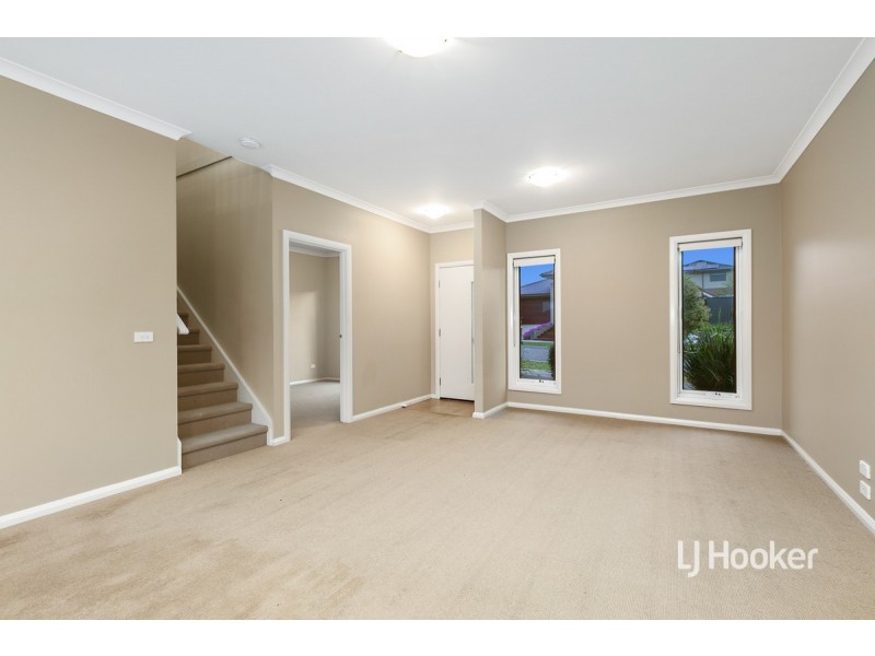 9 Vali Road, Craigieburn VIC 3064