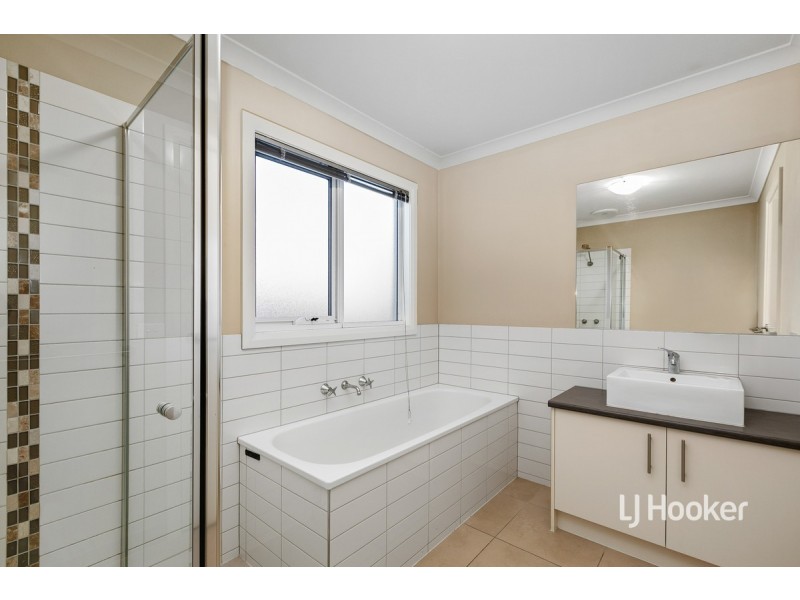 9 Vali Road, Craigieburn VIC 3064