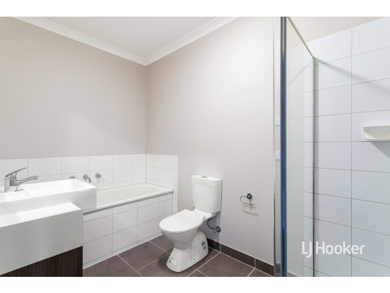 33 Chanticleer Drive, Mernda VIC 3754