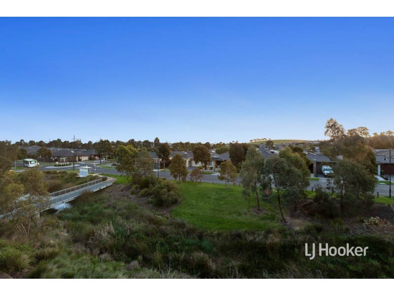 33 Chanticleer Drive, Mernda VIC 3754