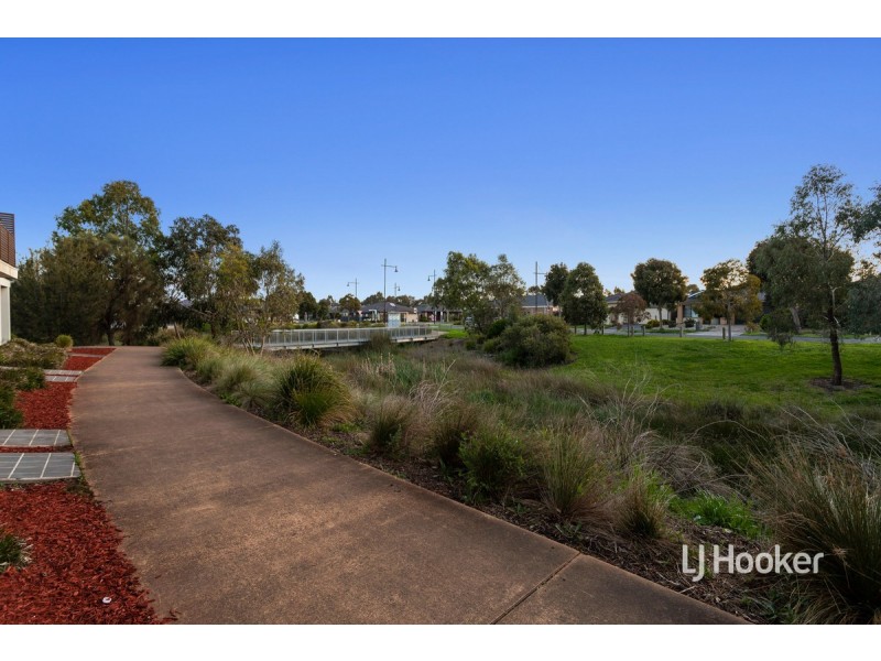 33 Chanticleer Drive, Mernda VIC 3754