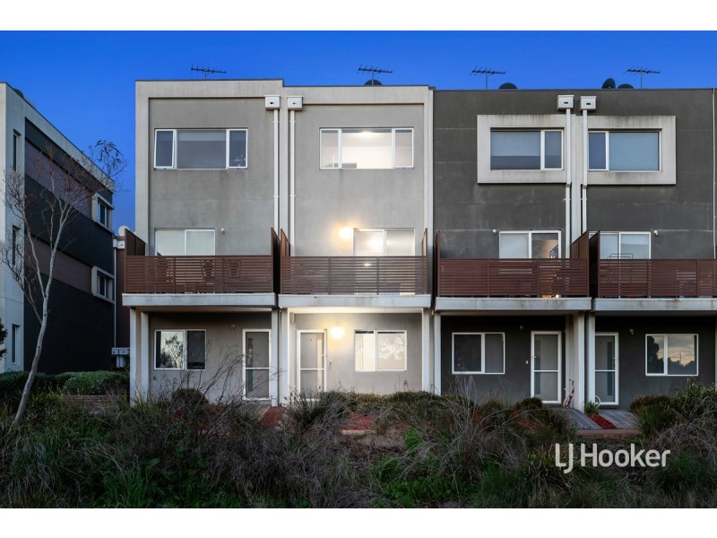 33 Chanticleer Drive, Mernda VIC 3754