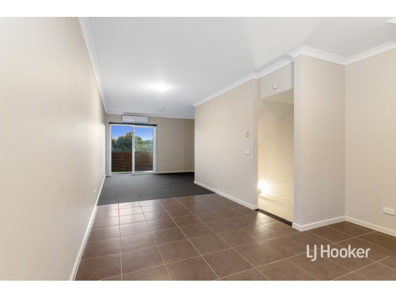 33 Chanticleer Drive, Mernda VIC 3754