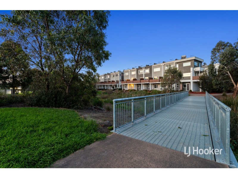 33 Chanticleer Drive, Mernda VIC 3754