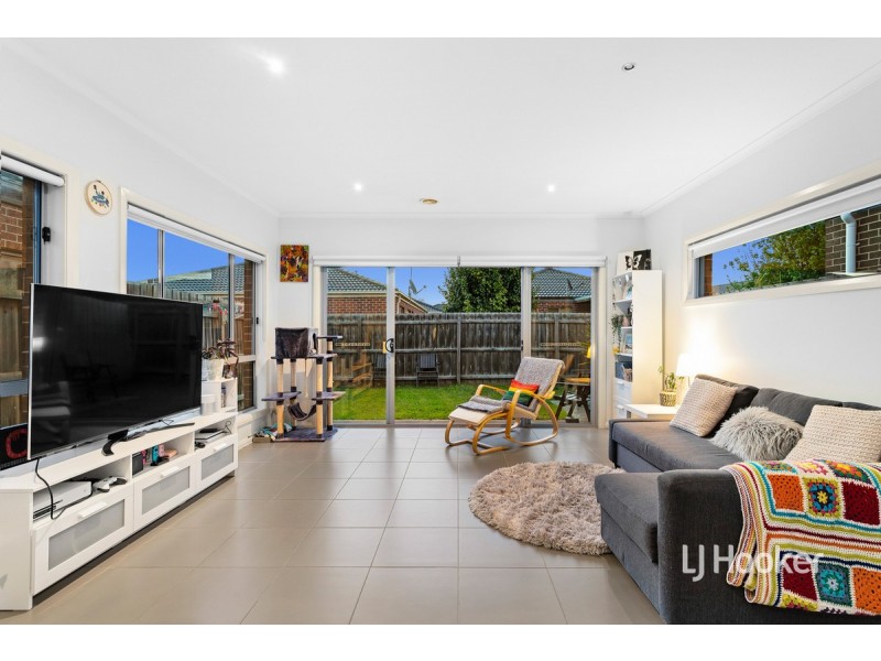 2/33 Memphis Drive, Truganina VIC 3029