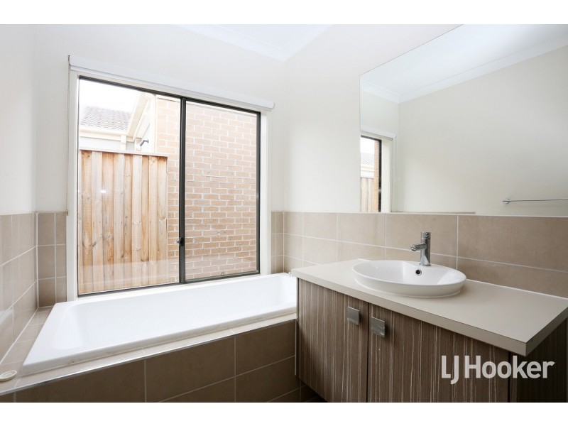 11 Marble Road, Point Cook VIC 3030