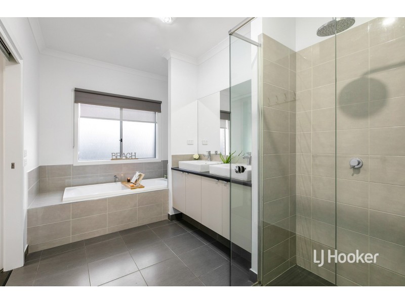4 Countess Place, Point Cook VIC 3030