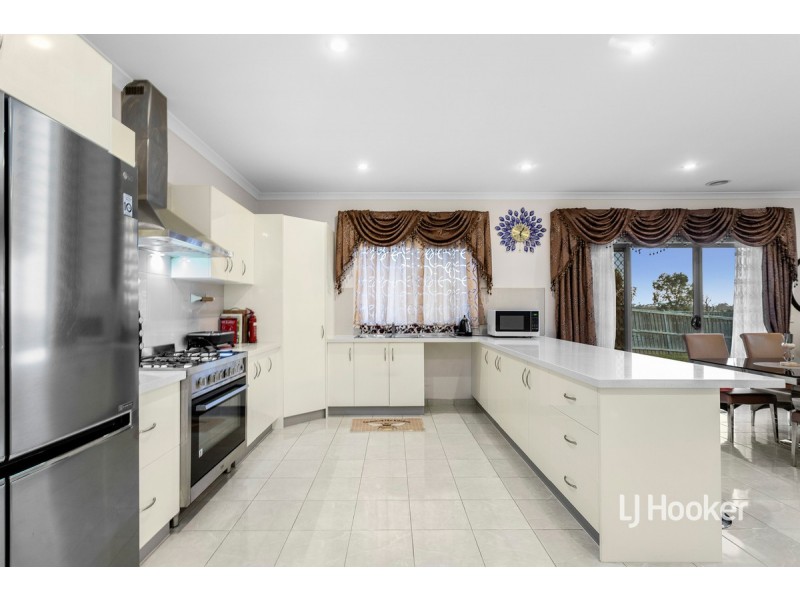 11 Viscosa Road, Brookfield VIC 3338