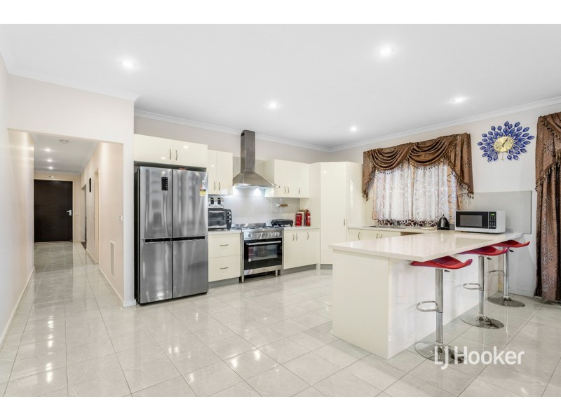 11 Viscosa Road, Brookfield VIC 3338