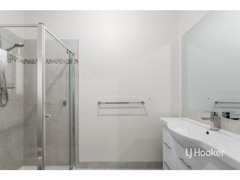 11 Viscosa Road, Brookfield VIC 3338