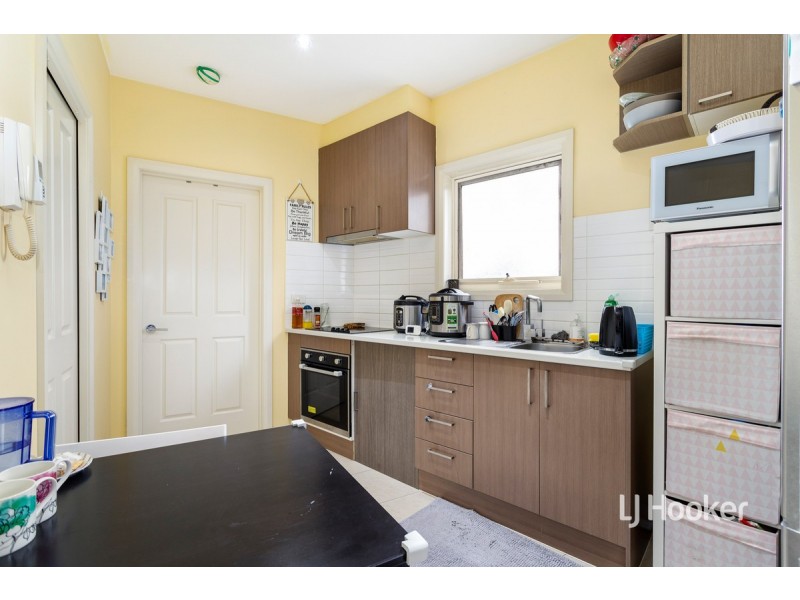 8/42 Nolan Avenue, Brooklyn VIC 3012