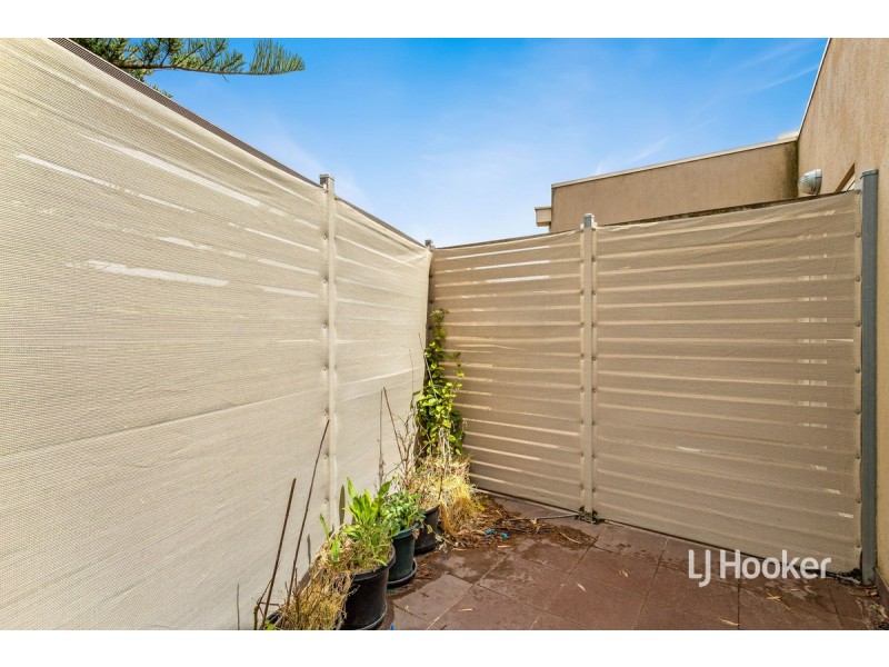 8/42 Nolan Avenue, Brooklyn VIC 3012