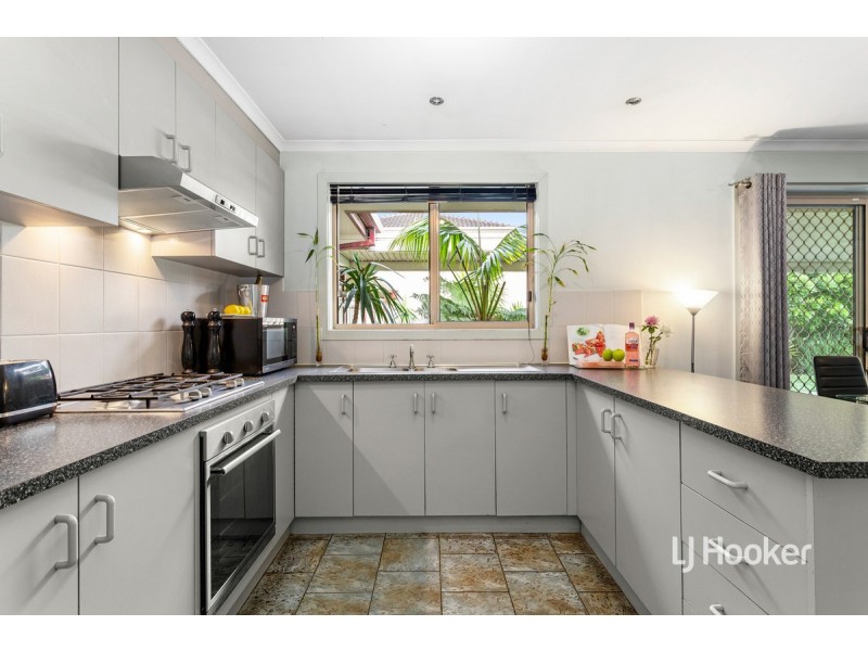 11 Sandstone Avenue, Seabrook VIC 3028