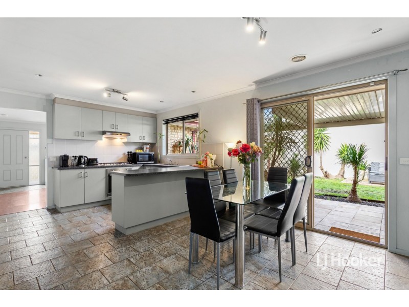 11 Sandstone Avenue, Seabrook VIC 3028