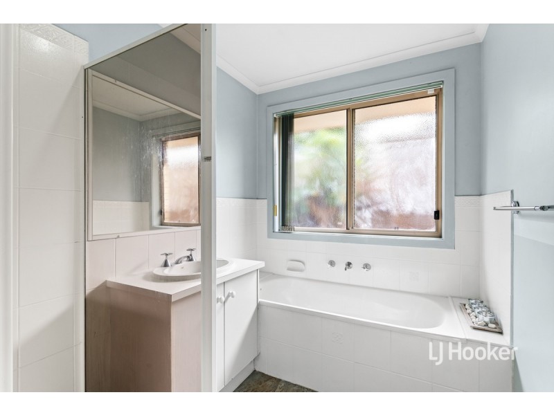 11 Sandstone Avenue, Seabrook VIC 3028